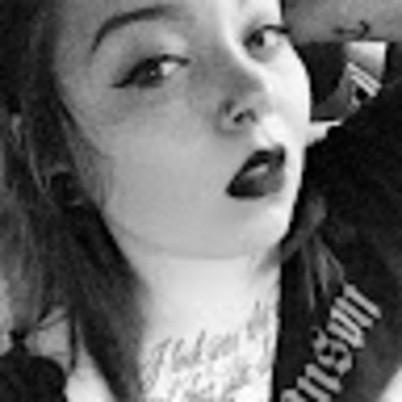 Meet your Posher, Bree - Picture 1 of 1